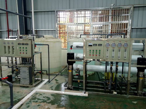 2t雙級(jí)反滲透設(shè)備 edi車用尿素,現(xiàn)場(chǎng)圖